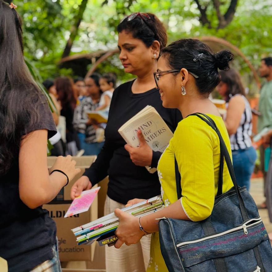 Readers arriving with books